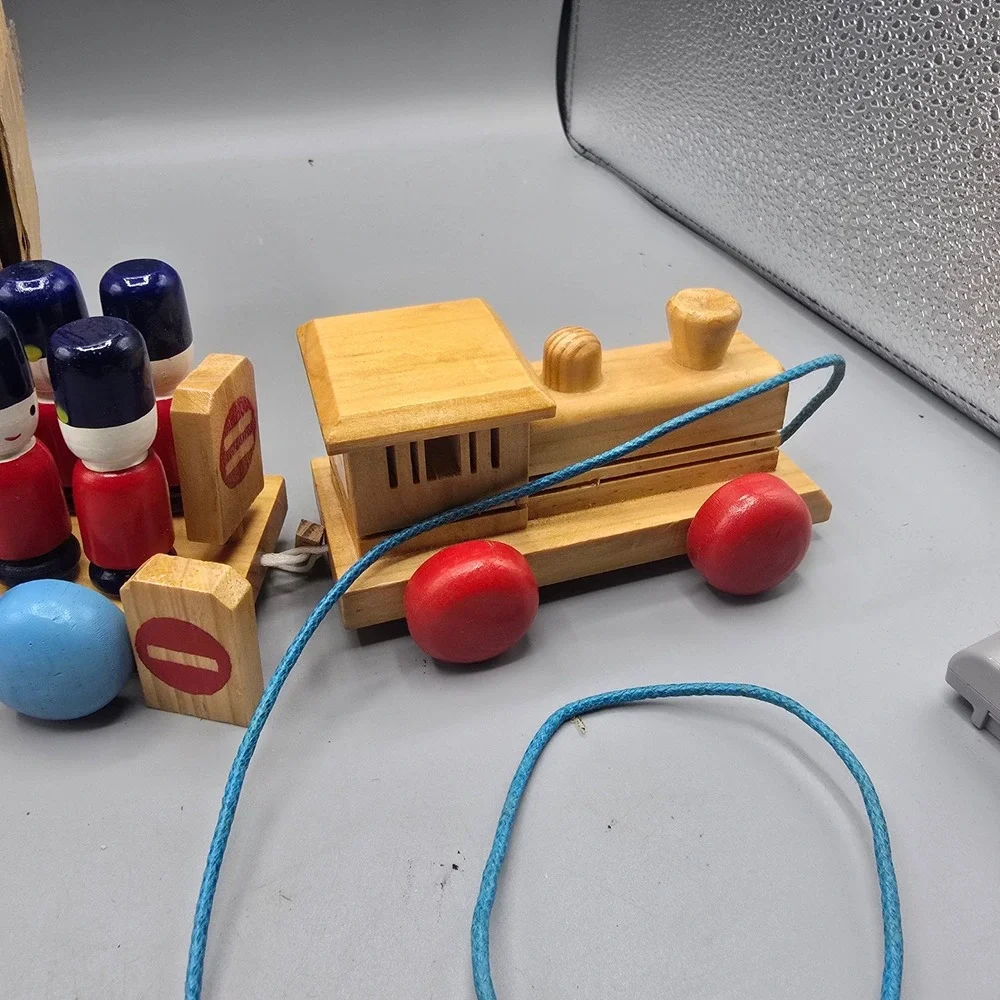 Vintage 1986 Chadwick Wooden Toy Soldiers with Train Set of 30 Figures 96774